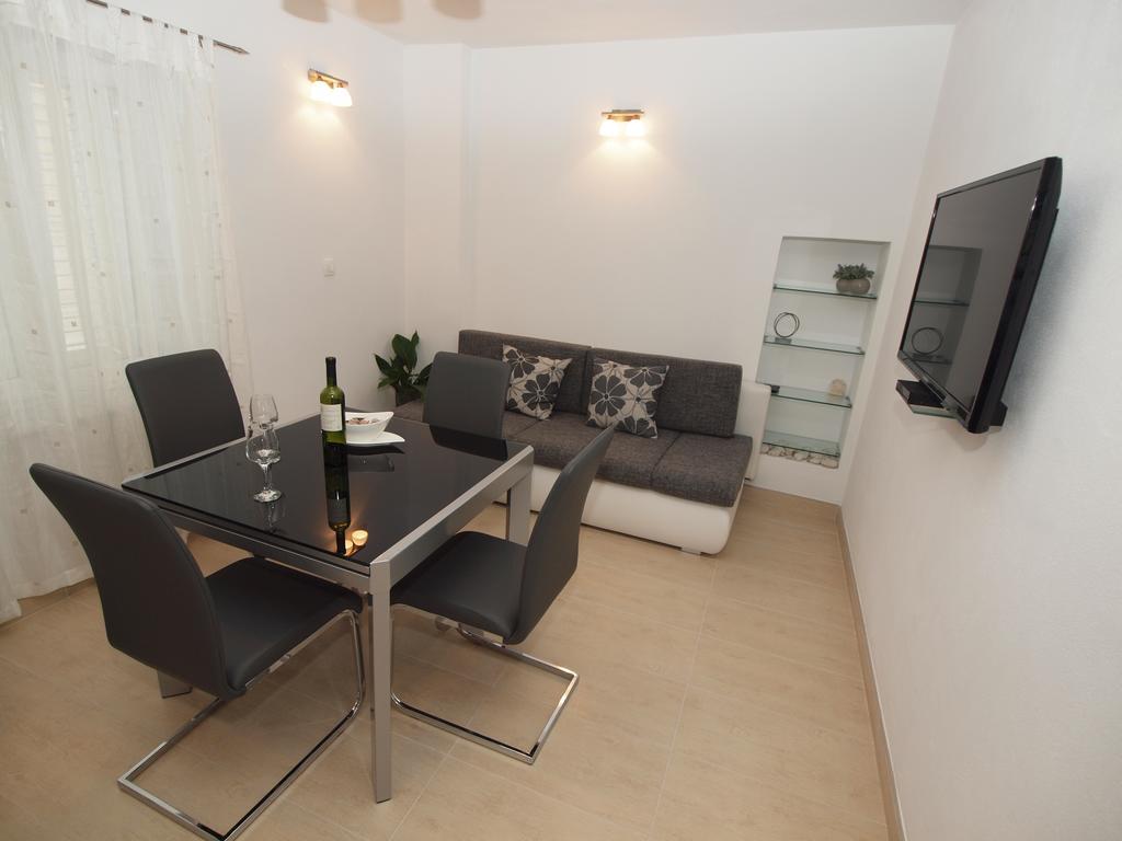 Apartments Karlo Makarska Esterno foto